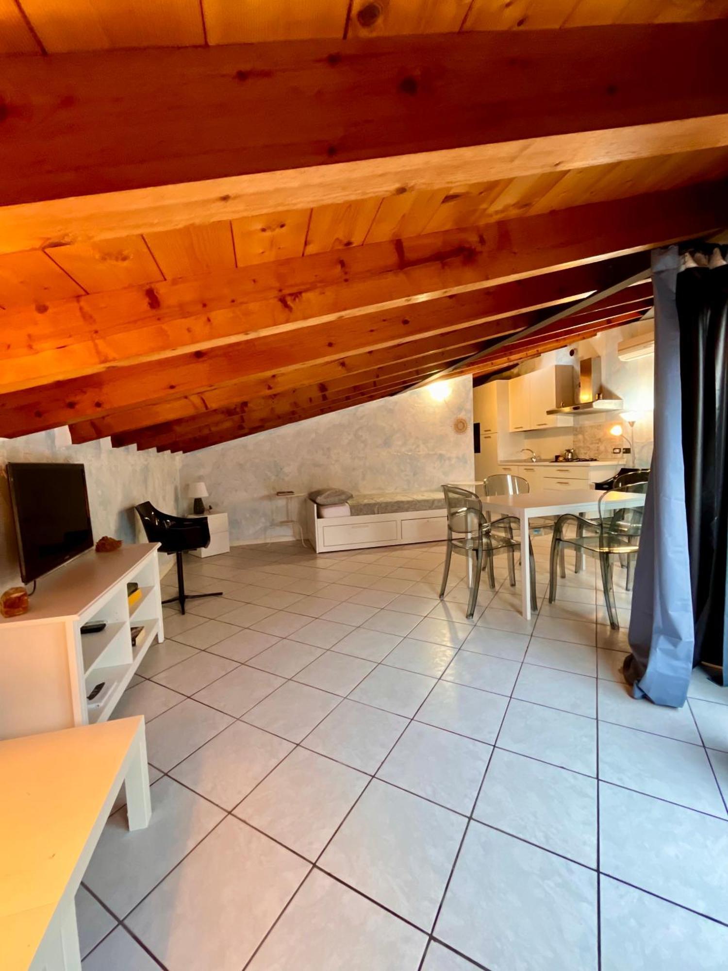 Appartamenti Villa Lina Desenzano del Garda Exterior foto
